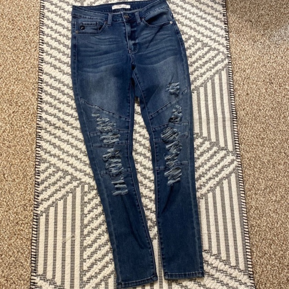 KANCAN 7/27 seriously distressed skinny ankle cut jeans
